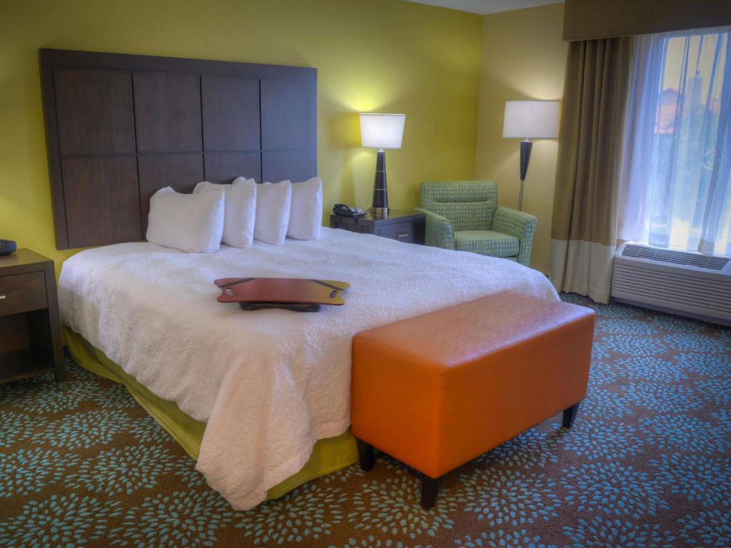 Фото Hampton Inn & x26; Suites Pensacola/Gulf Breeze