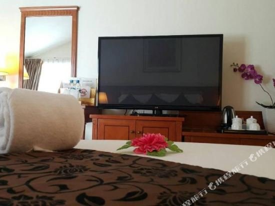 Фото The Golden Ville Boutique Hotel