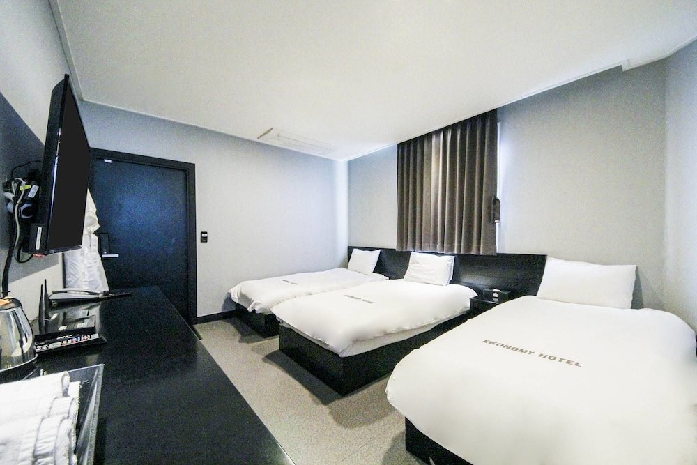 Фото Ekonomy Hotel Sokcho