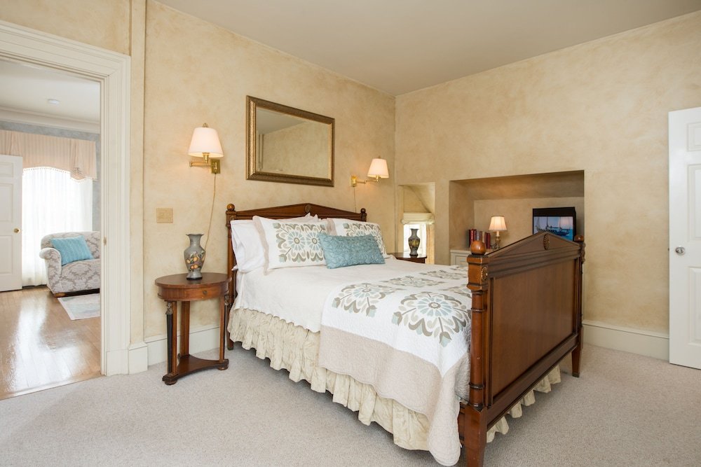 Фото Captain Farris House