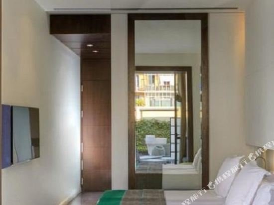 Фото Sixtytwo Hotel