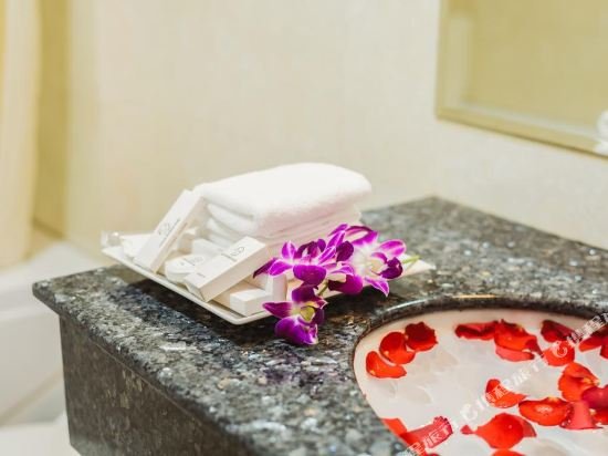 Фото The Noble Swan Saigon