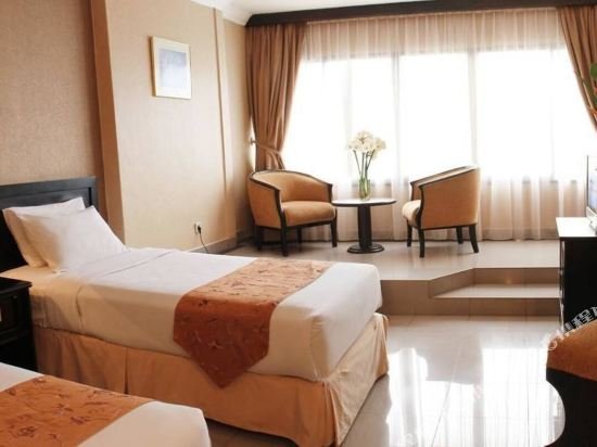 Фото Hotel Danau Toba International