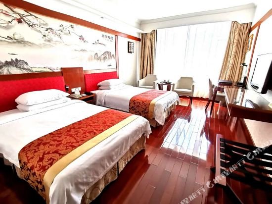 Фото Golden Lustre Hotel