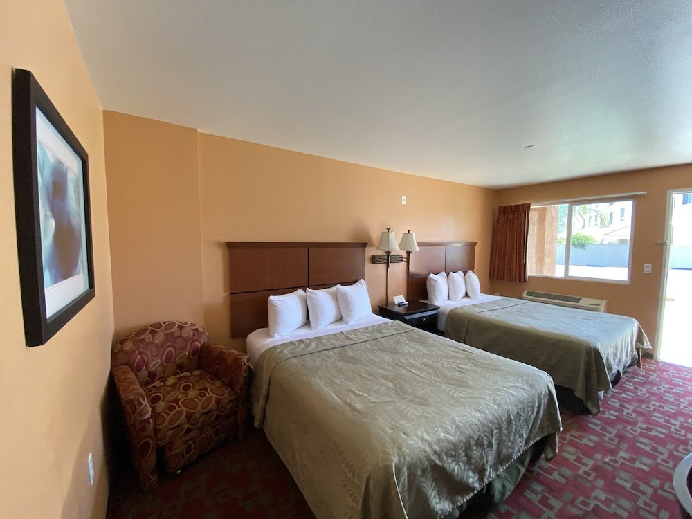 Фото Rancho California Inn