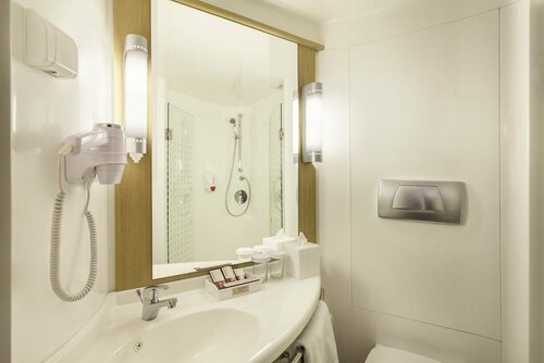 Гостиница Ibis Maubeuge в Авене-сюр-Эльпе