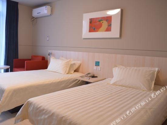 Фото Jinjiang Inn Cangzhou West High speed Train Station Rongsheng Plaza