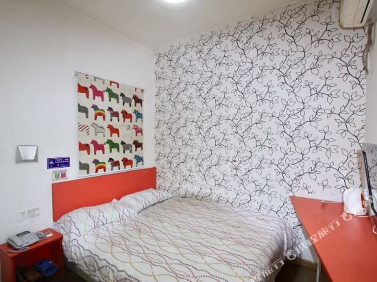 Фото Pod Inn Jiaxiang Zhongshan East Road Branch