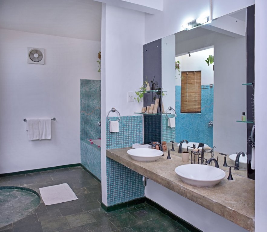 Фото The Elephant Corridor Hotel