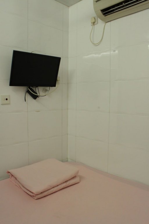 Фото New Chung King Mansion Guest House - Carlton Group of Hostels