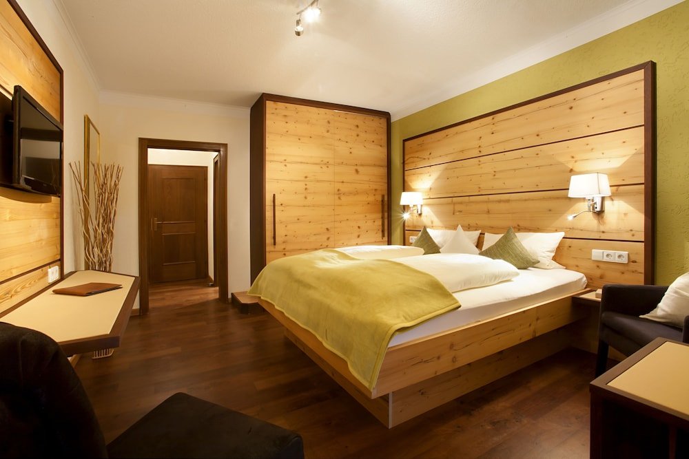 Фото Hotel Bergblick