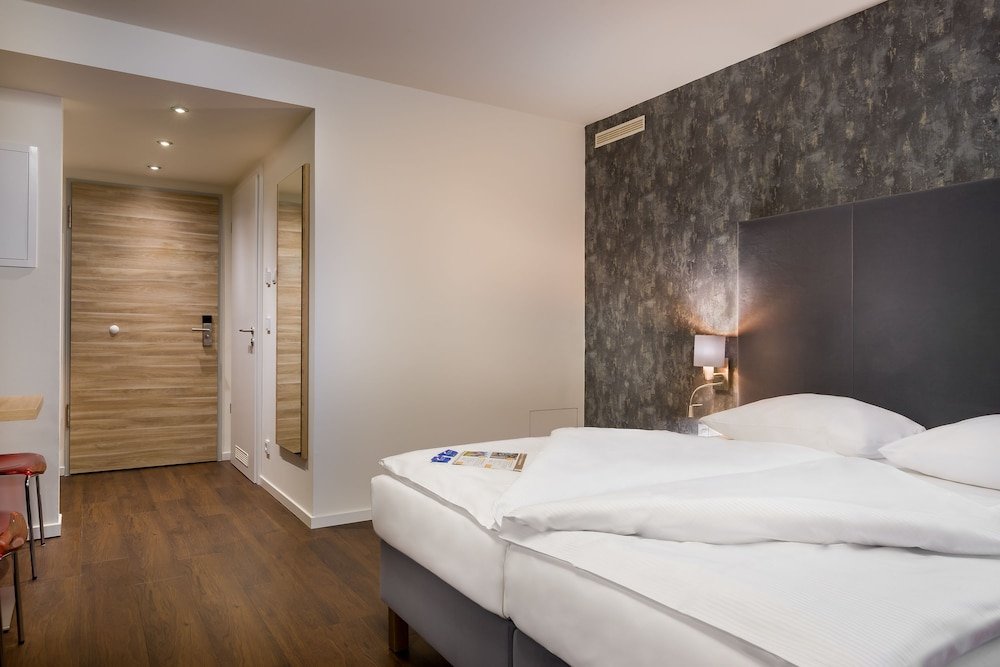 Фото Signature East Hotel Apartment