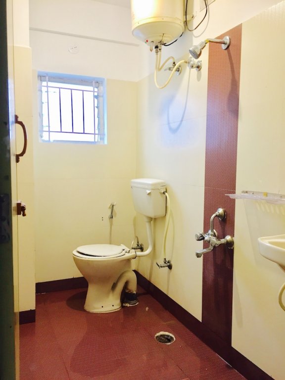 Фото Transit Dorms - A Backpackers Inn & Hostel