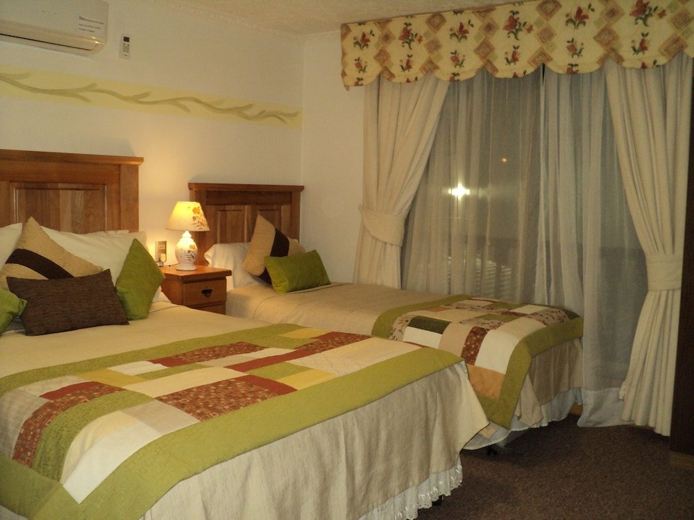 Фото Hostal Casa Familia