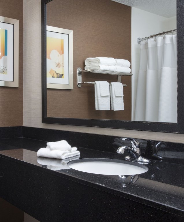 Фото Fairfield Inn & Suites Houston Energy Corridor/Katy Freeway