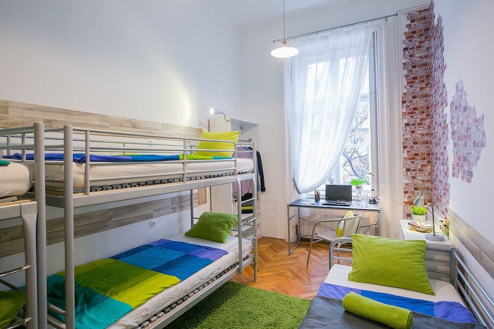 Фото Friends Hostel and Apartments Budapest