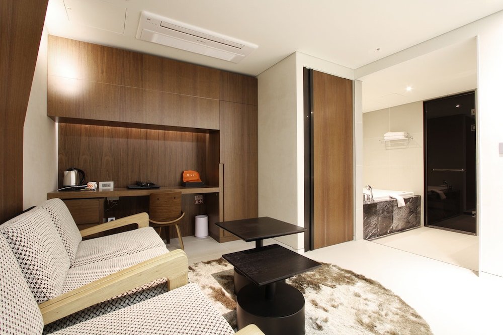 Фото Richwell Hotel