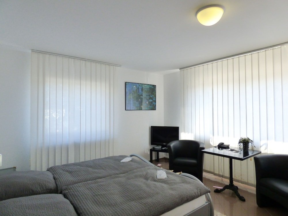 Фото Hotel Alt Büttgen