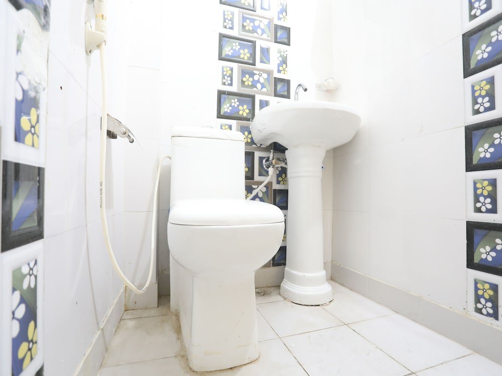 Фото Oyo 18369 Hotel Golden Peak