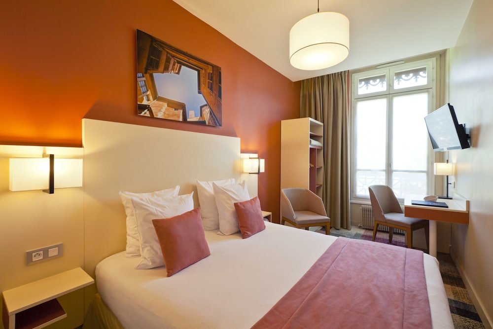 Фото Hôtel des Remparts