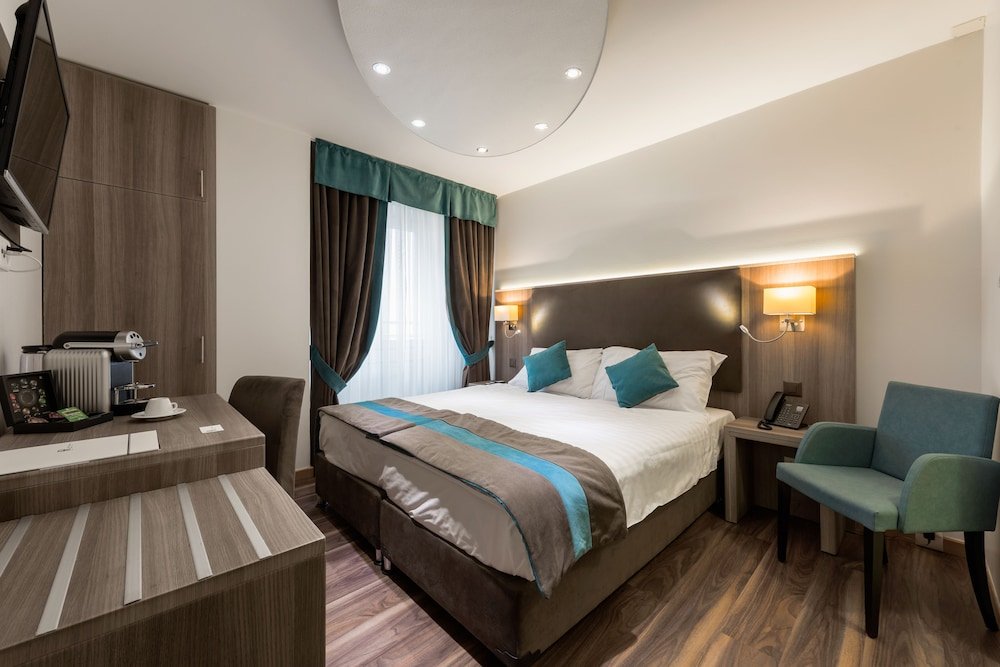 Фото Hotel Rousseau