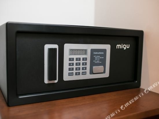 Фото The Q Hotel Hanoi