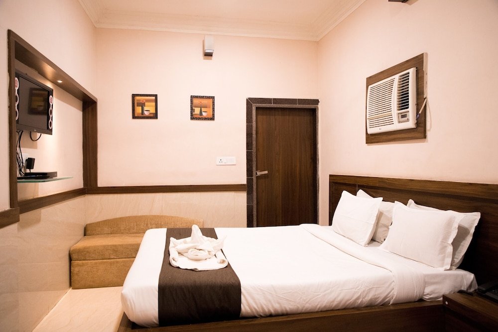 Фото Hotel Paras