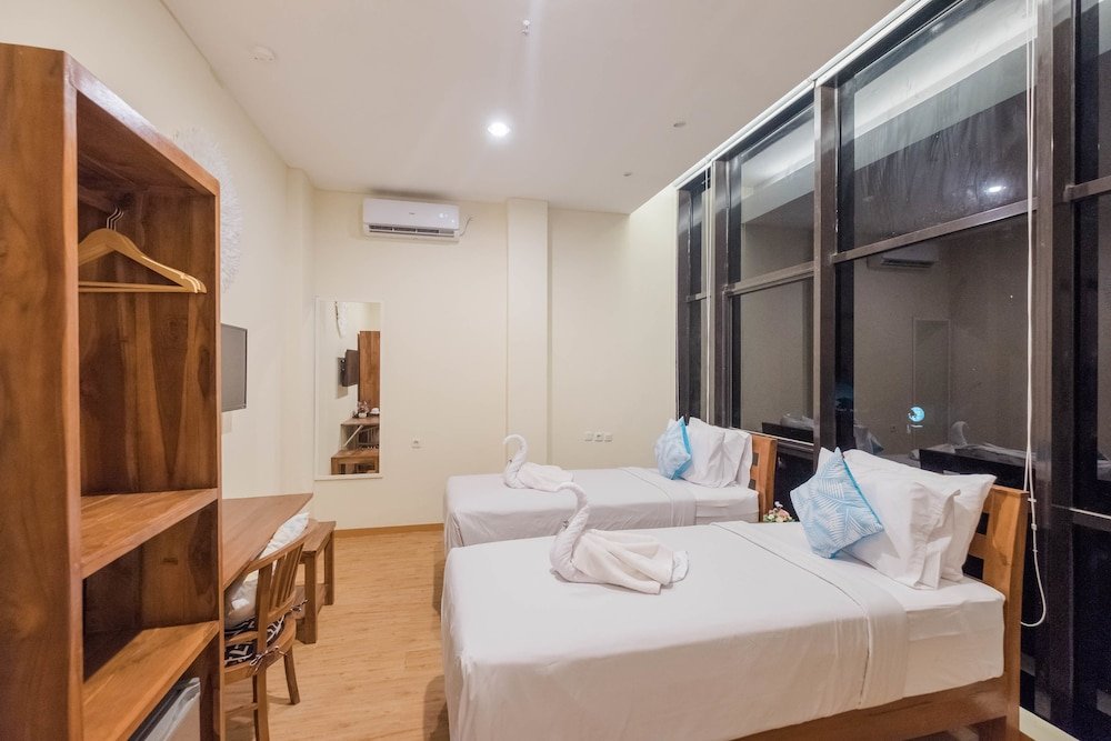 Фото Caroline Hostel