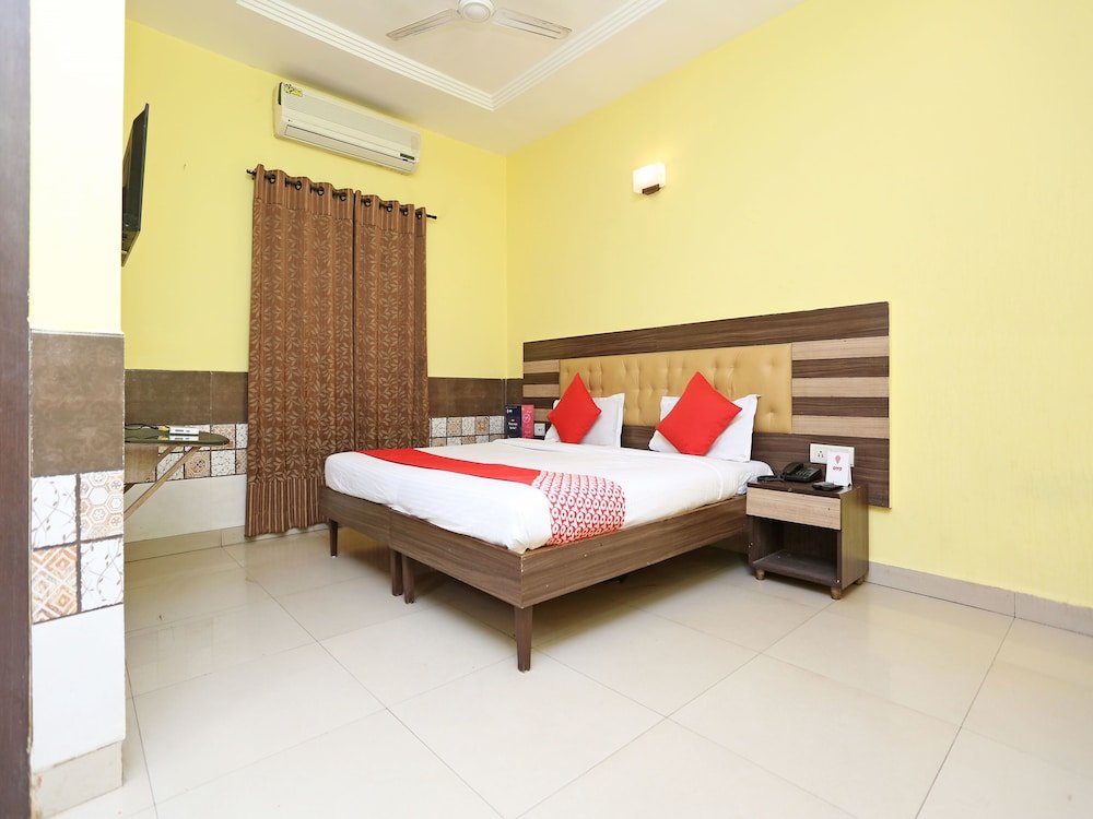 Фото Oyo 4939 Hotel Highway Inn