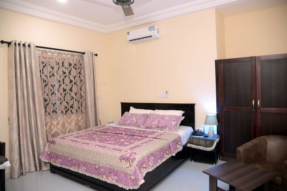 Hotel Target Hill Hotel, Tamale, photo