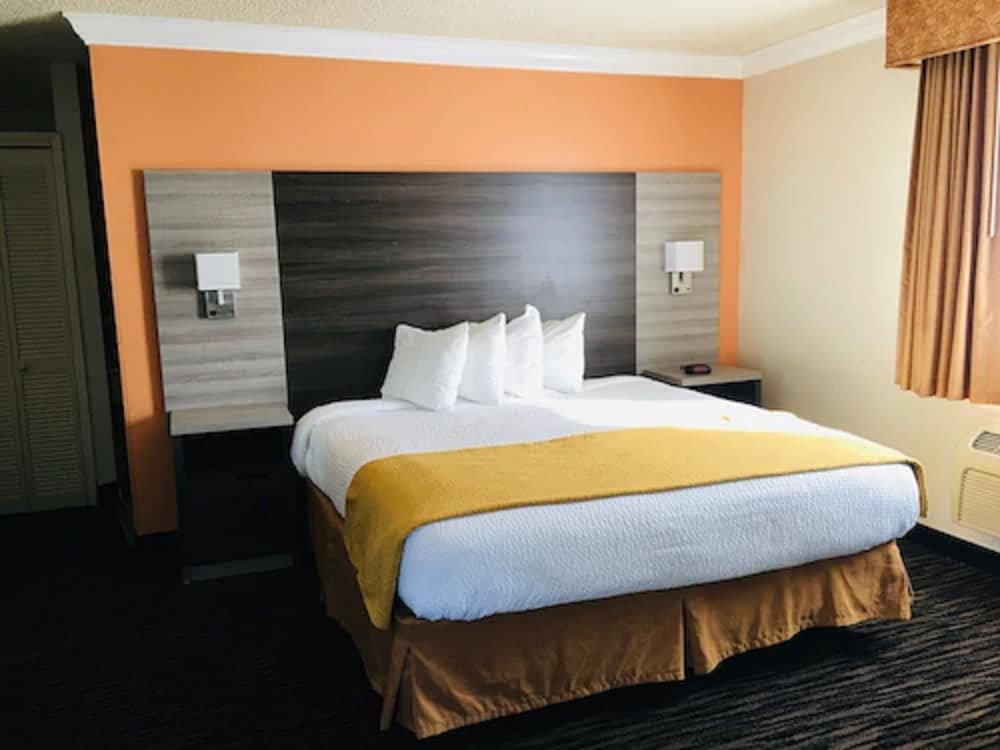 Фото Arbor Inn Monterey