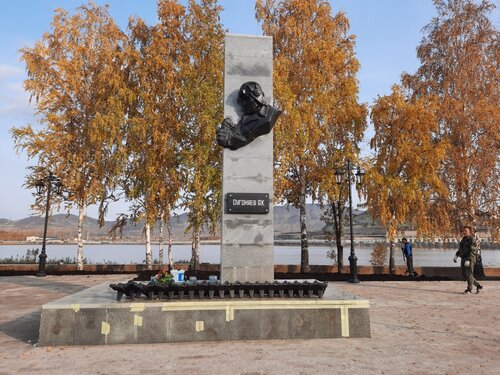 Әскери мемориал, бауырластар зираты Герой Советского Союза Александр Константинович Сугоняев, Карабаш, фото
