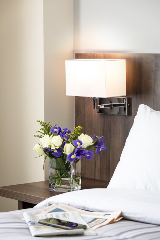 Фото St Giles Heathrow Hotel