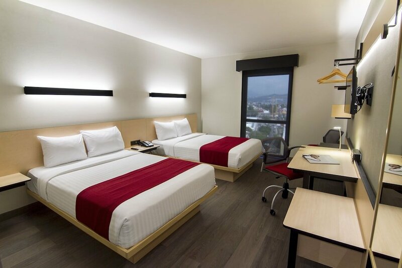 Гостиница City Express Plus by Marriott Mundo E