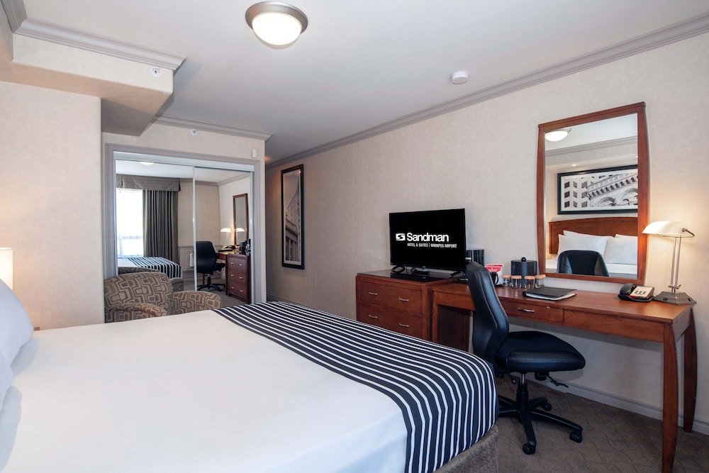 Фото Sandman Hotel & Suites Winnipeg Airport