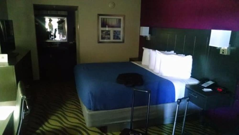 Фото Stratford House Inns - Edmond