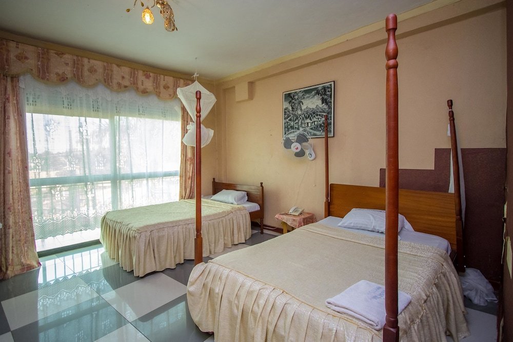 Фото Chez Johnson Muyenga