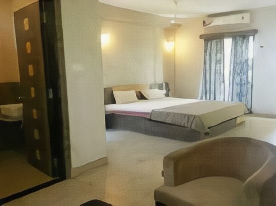 Фото Oyo 9182 Kings Crown Hotel