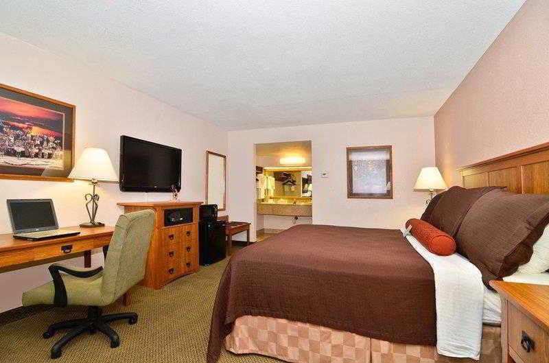 Фото Best Western Plus Saddleback Inn & Conference Center
