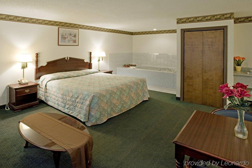 Фото Americas Best Value Inn West Frankfort