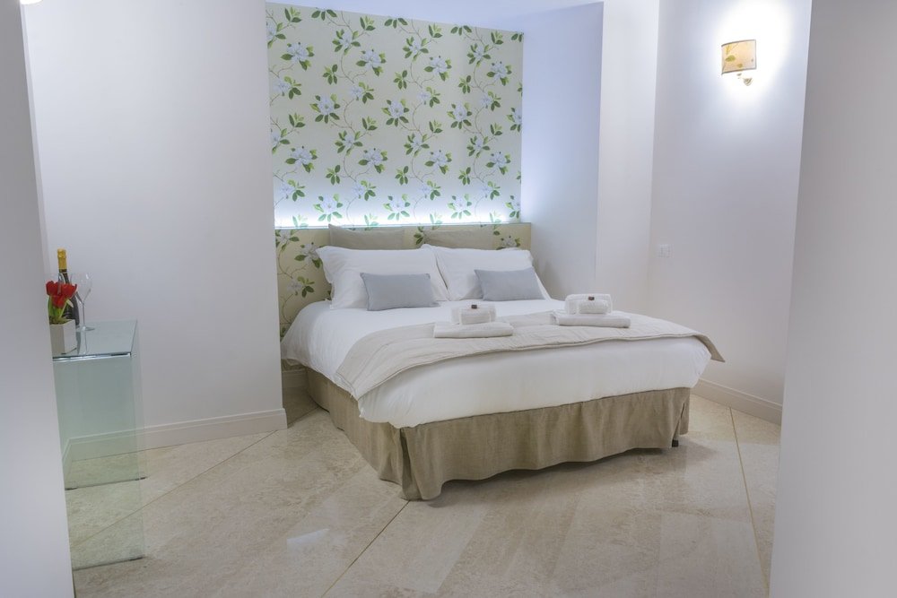 Фото Mario de' Fiori 37 Luxury Suites