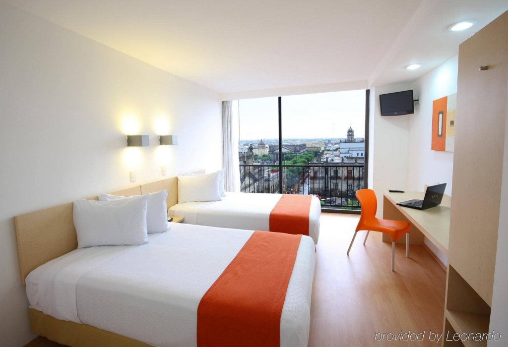 Фото One Guadalajara Centro Historico