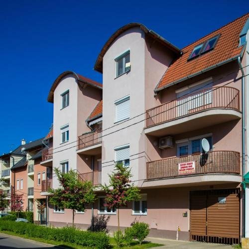 Апартаменты Lux Apartmanok в Хайдусобосло