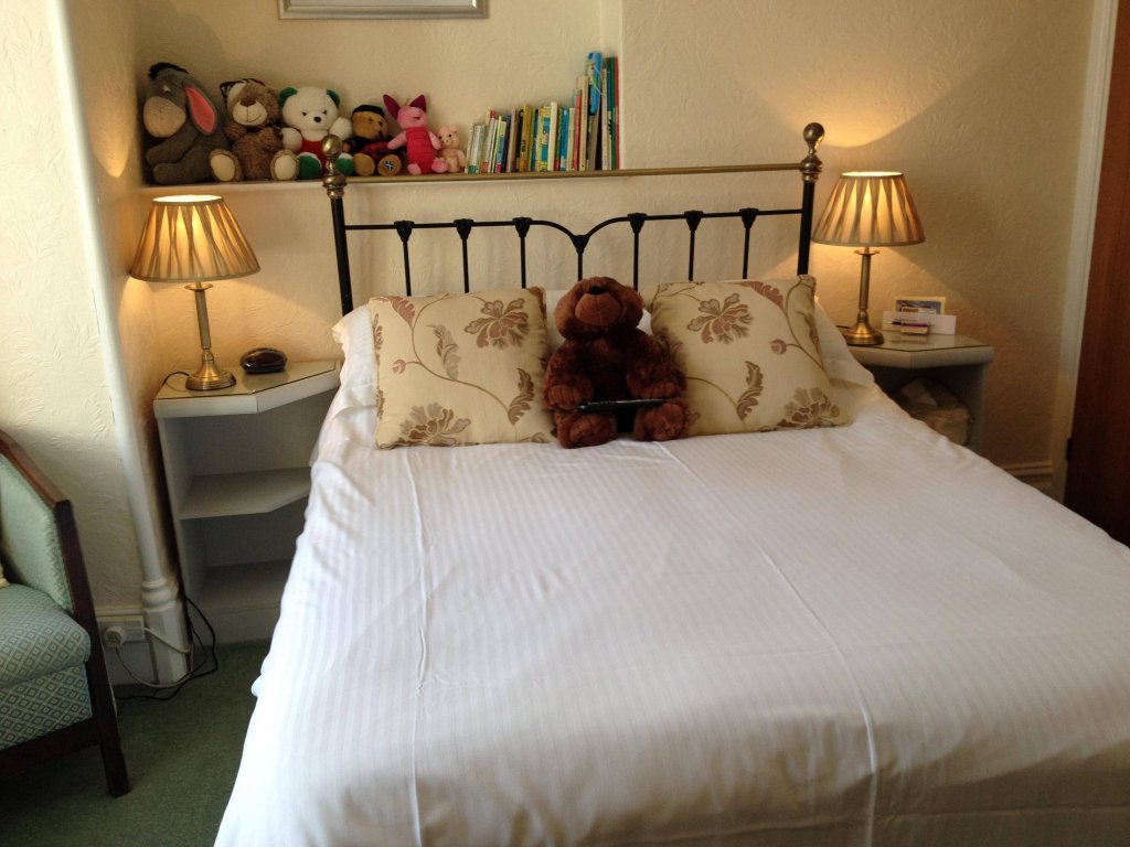 Фото Rayrigg Villa Guest House