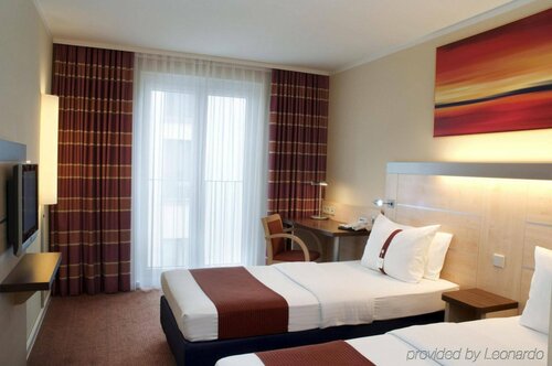 Внешний вид отеля Holiday Inn Express Baden-Baden, an Ihg Hotel в Баден-Бадене, фото 2
