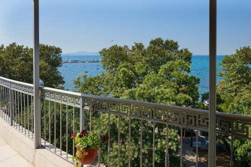 Фото Hotel Paradise Pomorie