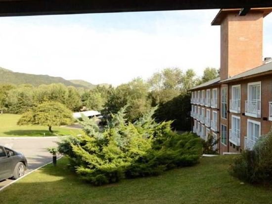 Фото Howard Johnson by Wyndham, Villa General Belgrano