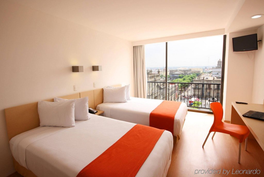 Фото One Guadalajara Centro Historico