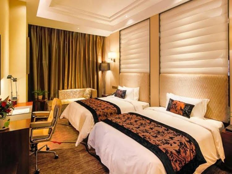 Фото Chongqing Sport Hotel