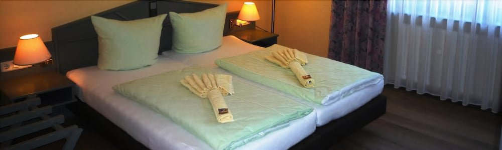 Фото Hotel Ammerscher Bahnhof